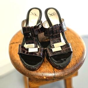 Sofft brown leather wedges, faux alligator skin. Size 7.5